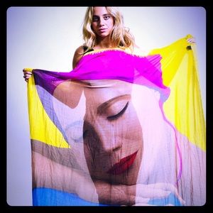 Large ‘Serena’ Inspired Scarf